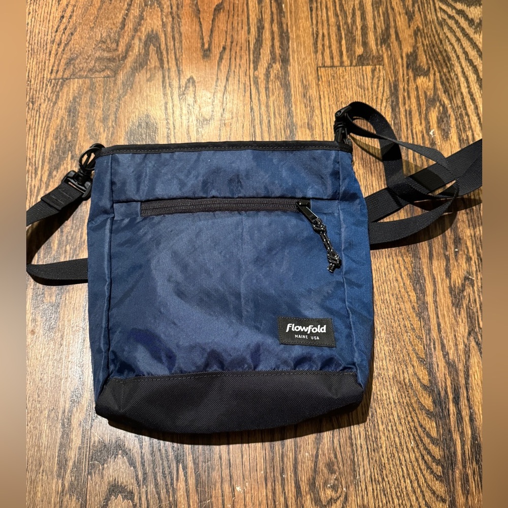 Flowfold Crossbody bag - small